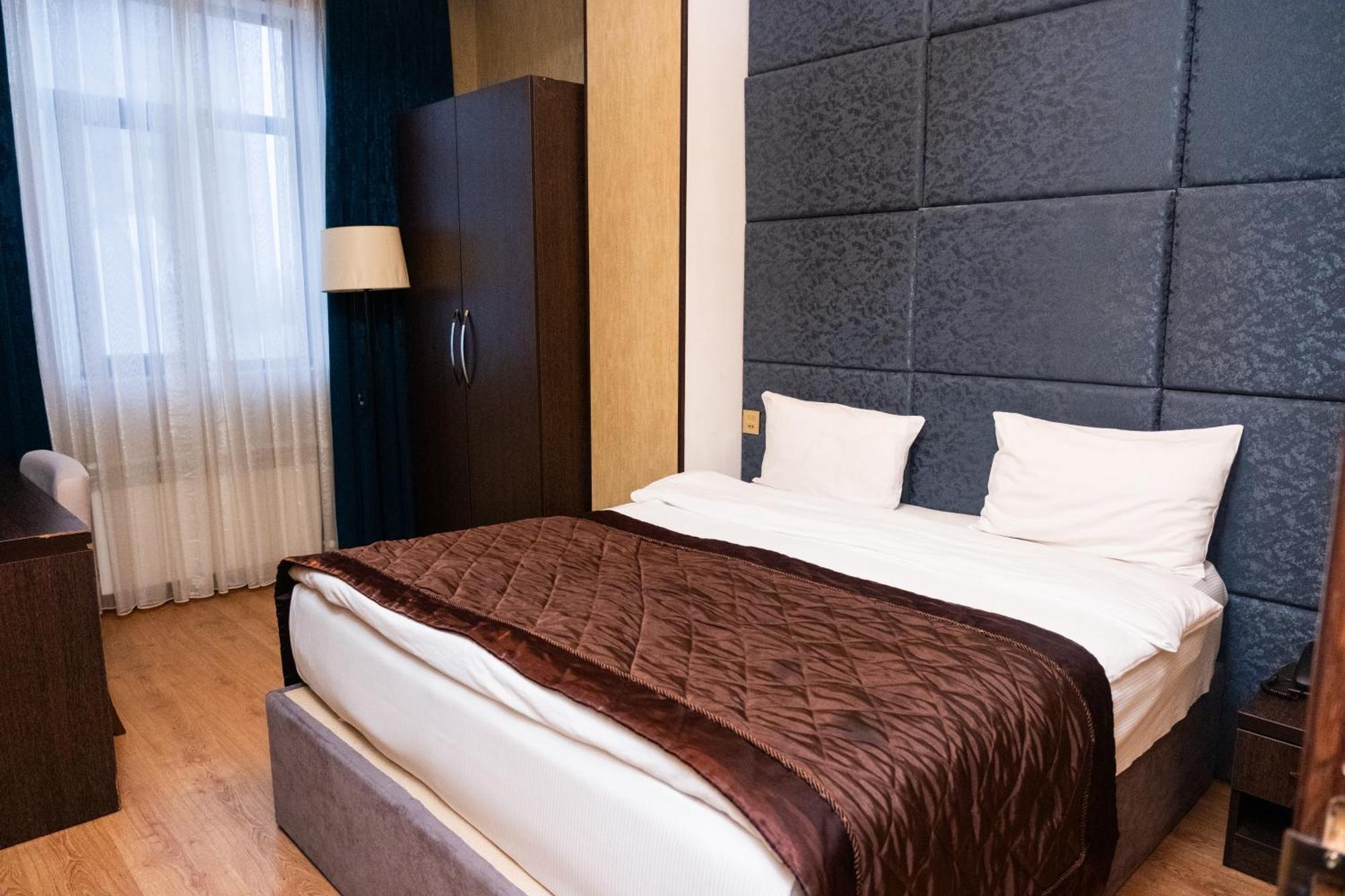 Grand Mirror Hotel Baku Ngoại thất bức ảnh